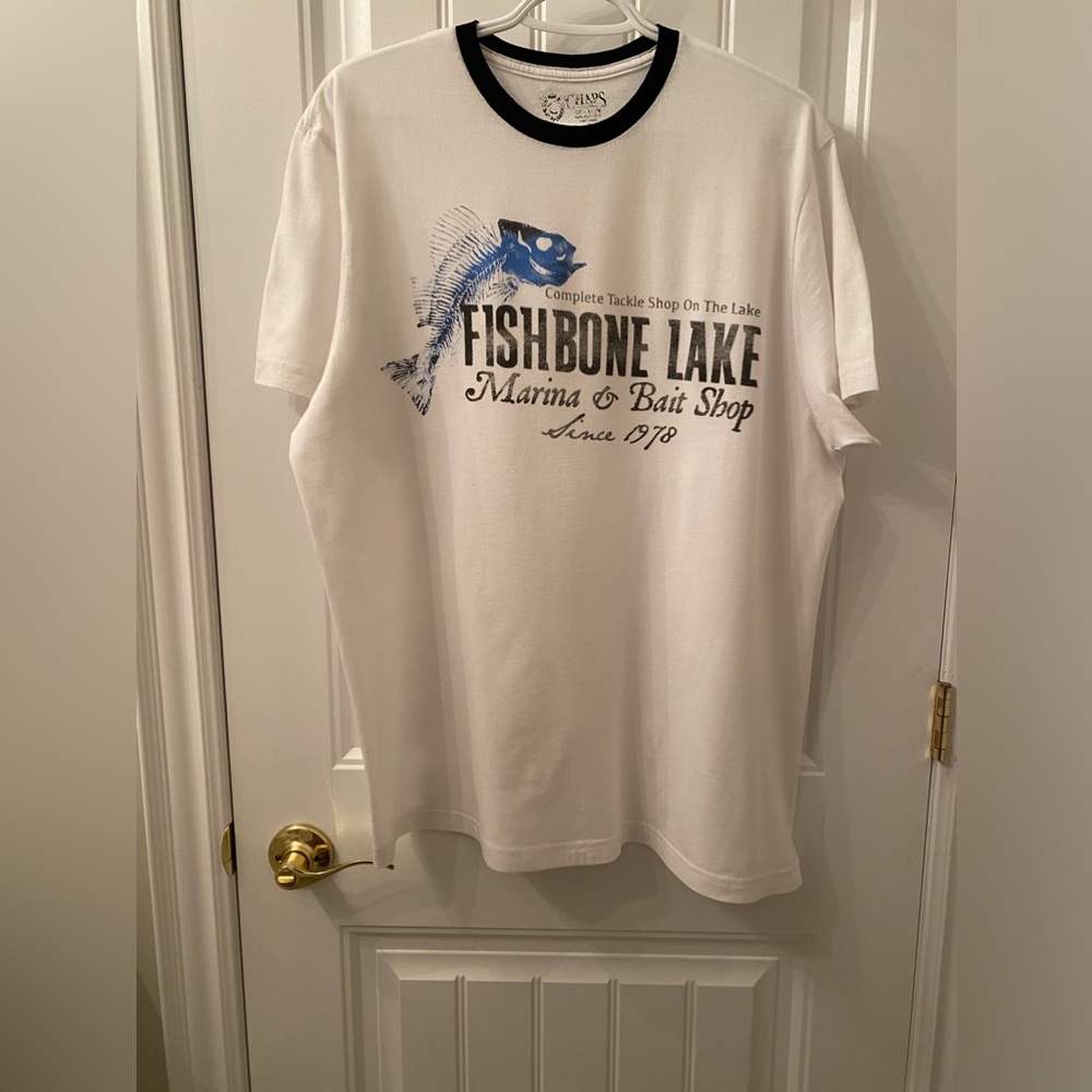 EUC CHAPS MEN’S SIZE LARGE SHORT SLEEVE T SHIRT